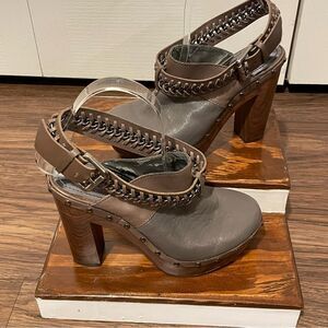 Gianni Bini Shale Clogs With Chain Detail Ankle Strap Gray and Brown Size 7M